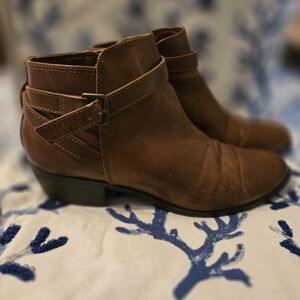 American Eagle Outfitters Tan Ankle Booties